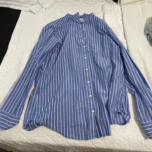 Small gap button down